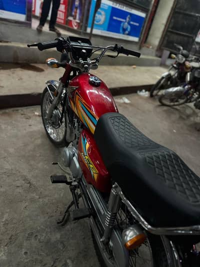 Honda 125 26 Model Red