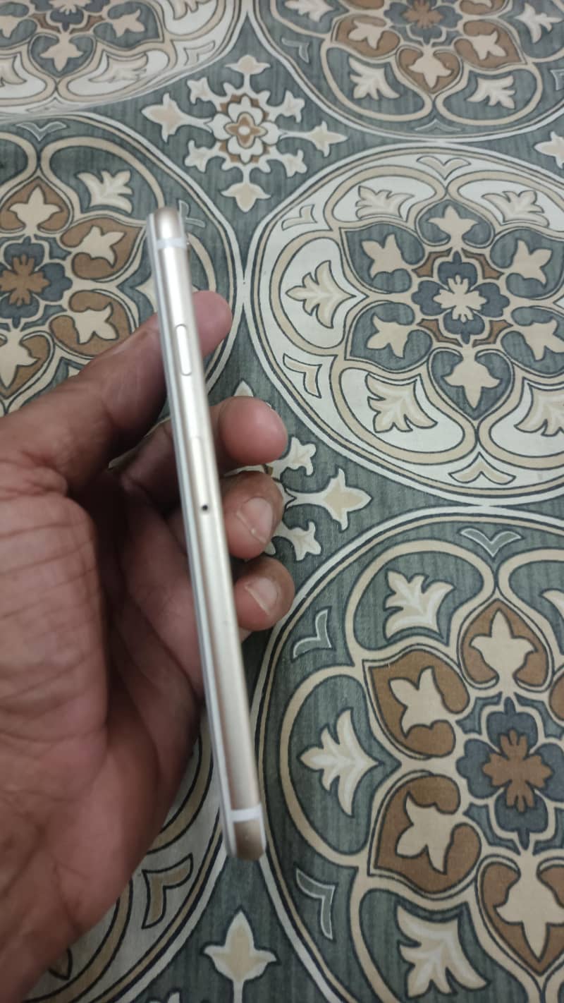 Apple iPhone 6 6