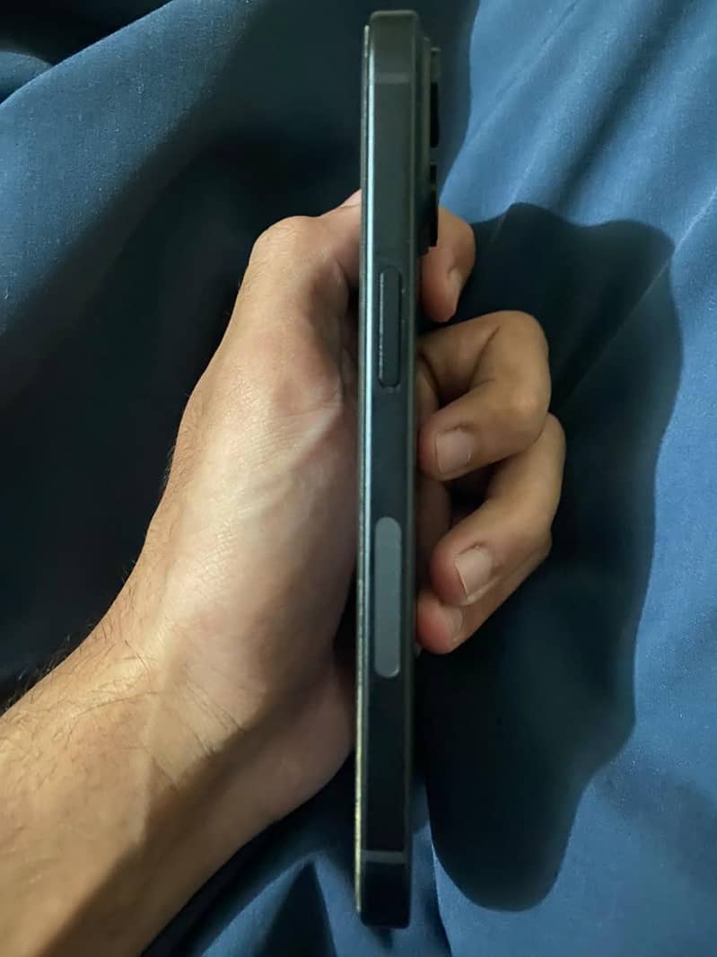 Apple iPhone 15 3