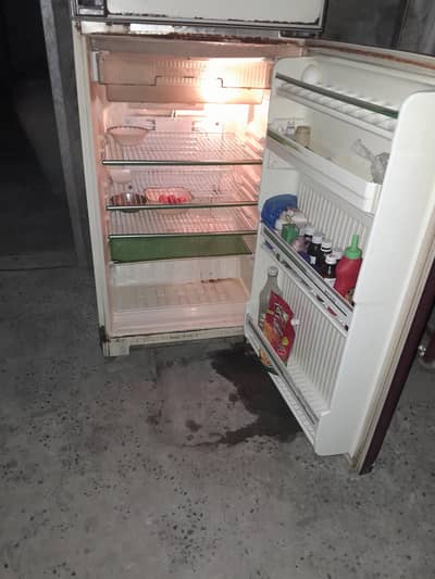 NATIONAL JAPANES 2 DOOR REFRIGERATOR IN RUNNING