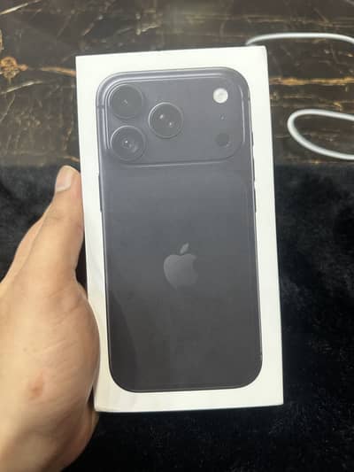 18 PRO 256GB BOXPACK