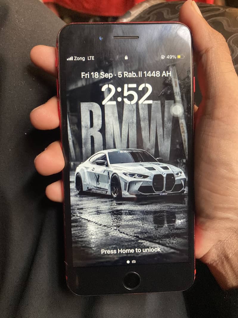 Apple iPhone 8 Plus 4