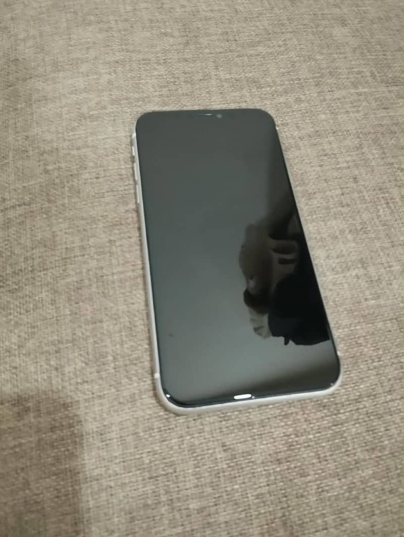 Apple iPhone 11 3