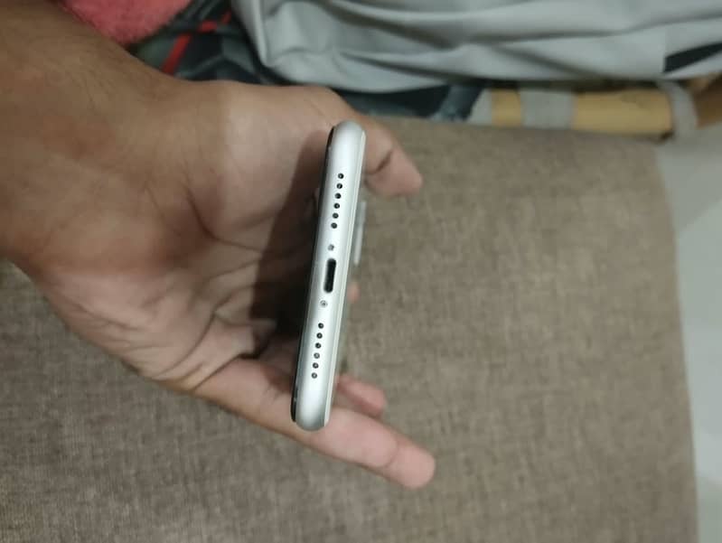 Apple iPhone 11 5