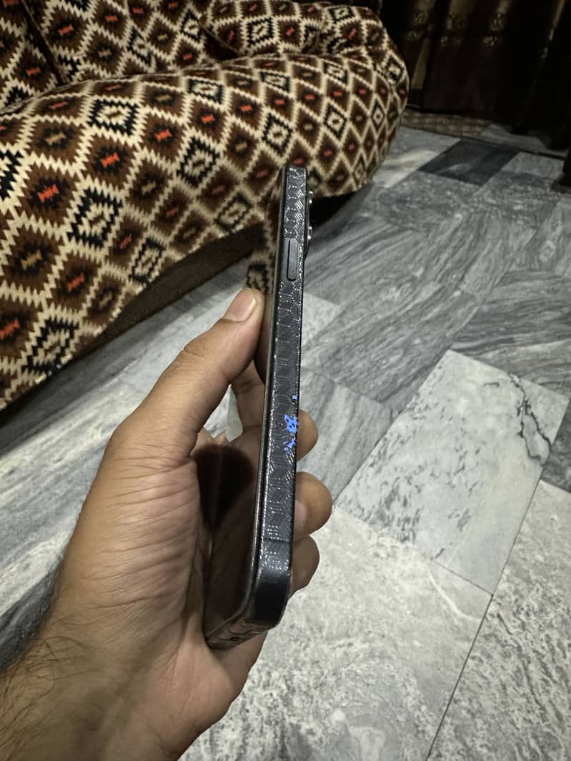 Apple iPhone 15 Pro Max 1
