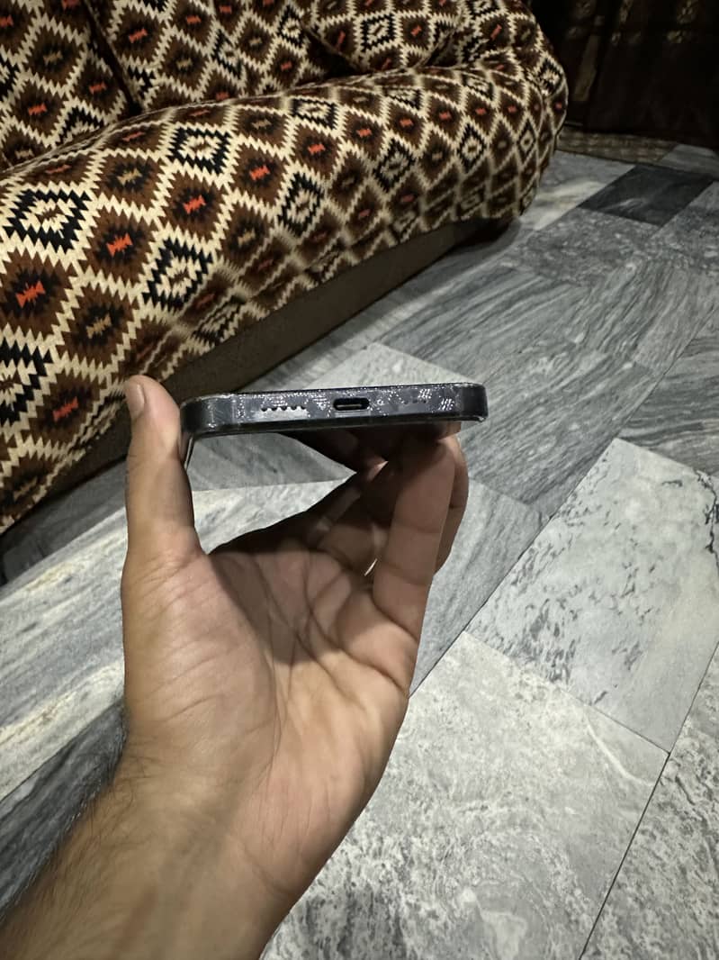 Apple iPhone 15 Pro Max 2