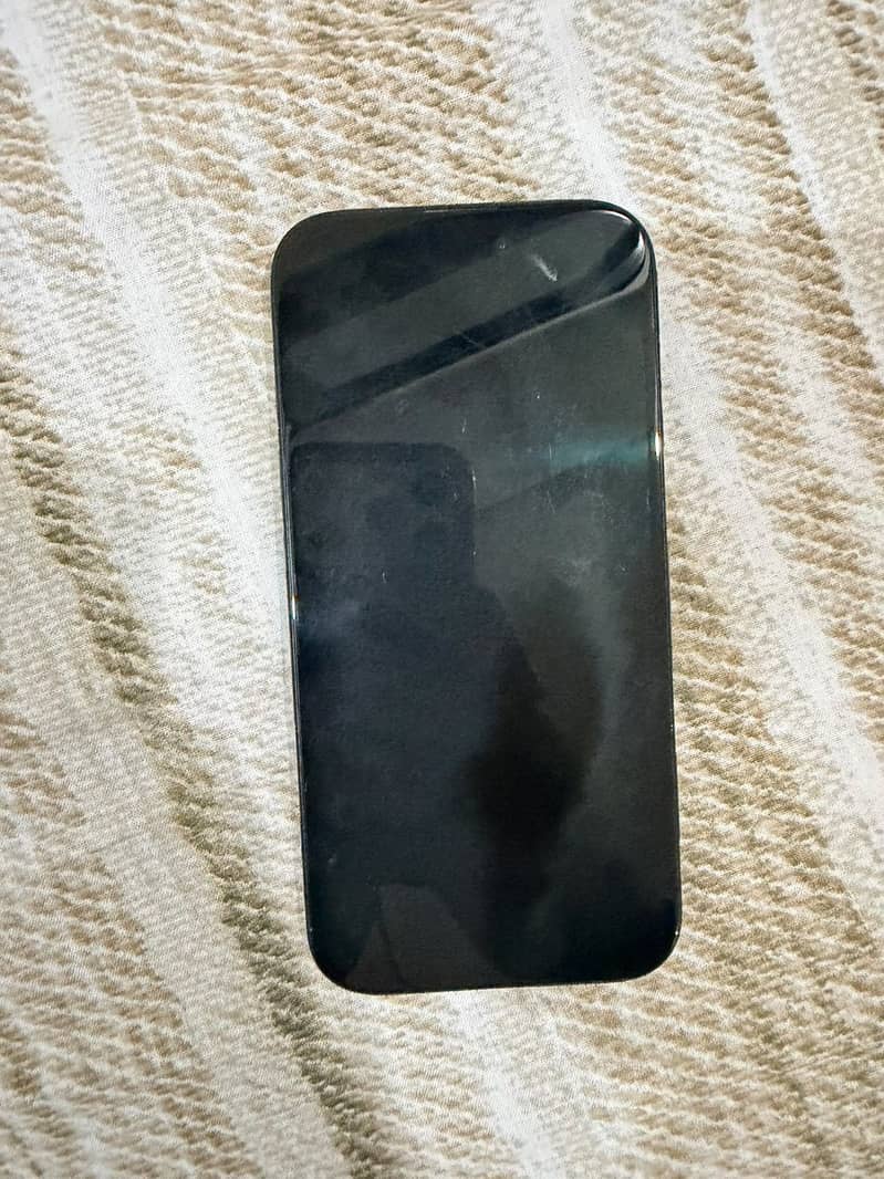 Apple iPhone 16 3