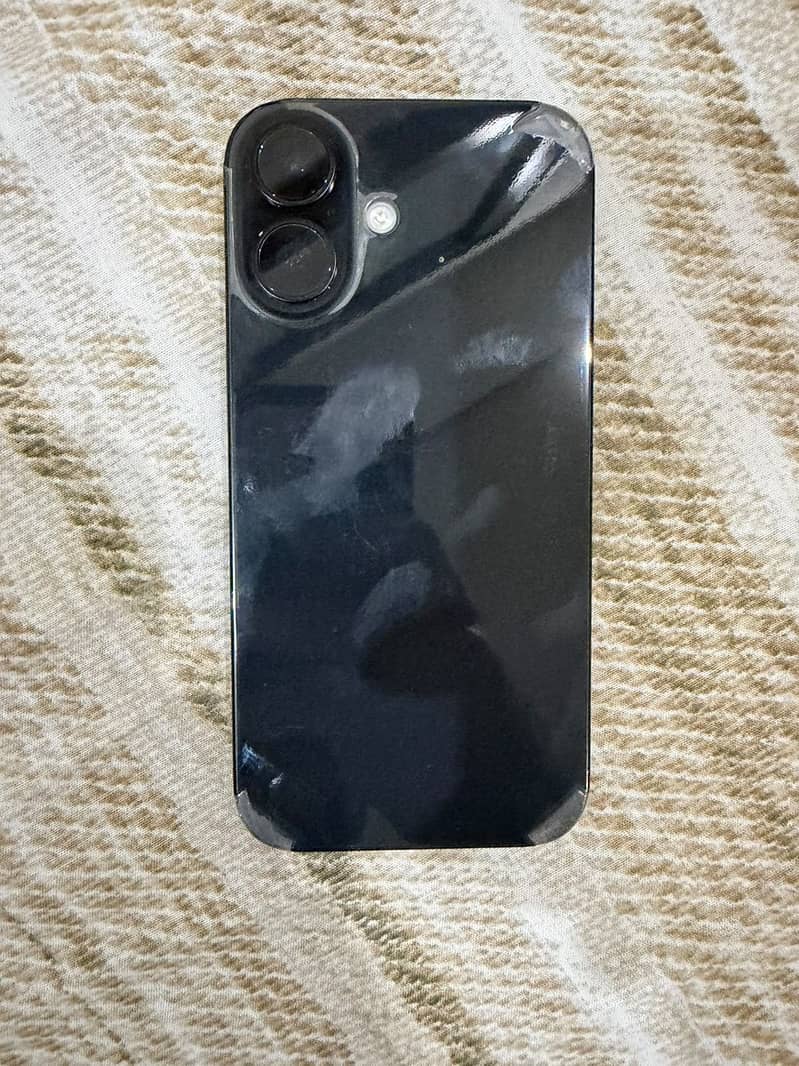 Apple iPhone 16 5
