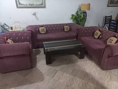 6 seater poshish sofa for living room in mint condition.
