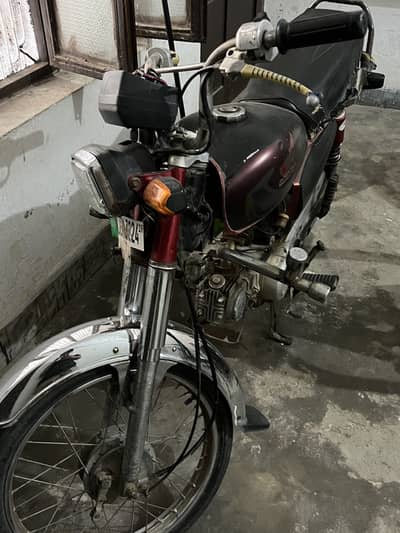 Cd70 superstar 2012 model urgent sale only cash