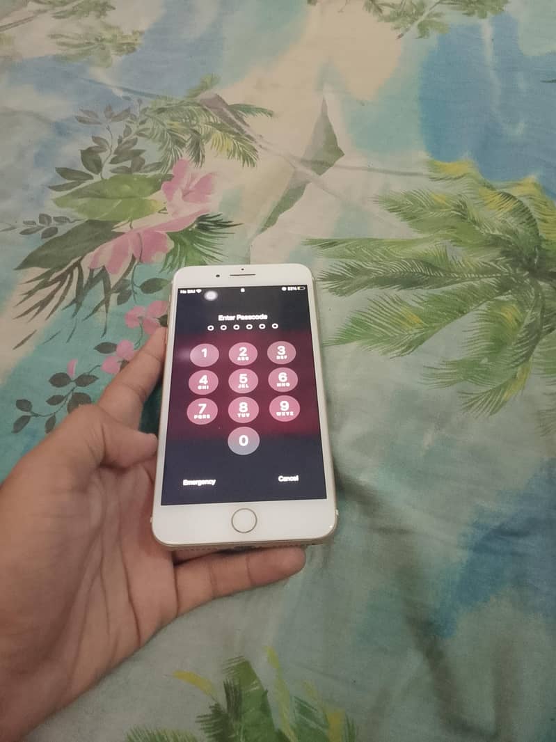 Apple iPhone 7 Plus 6