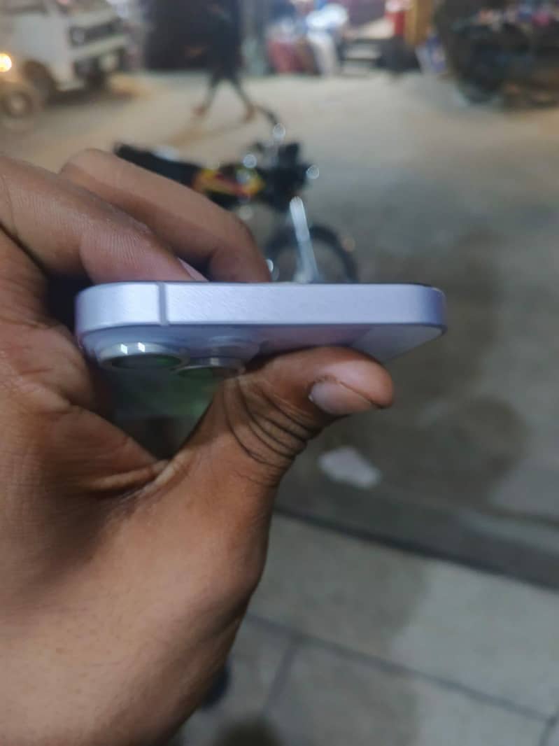 Apple iPhone 14 2