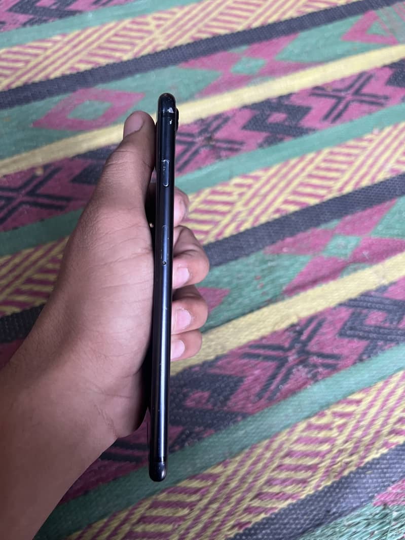 Apple iPhone 7 Plus 3