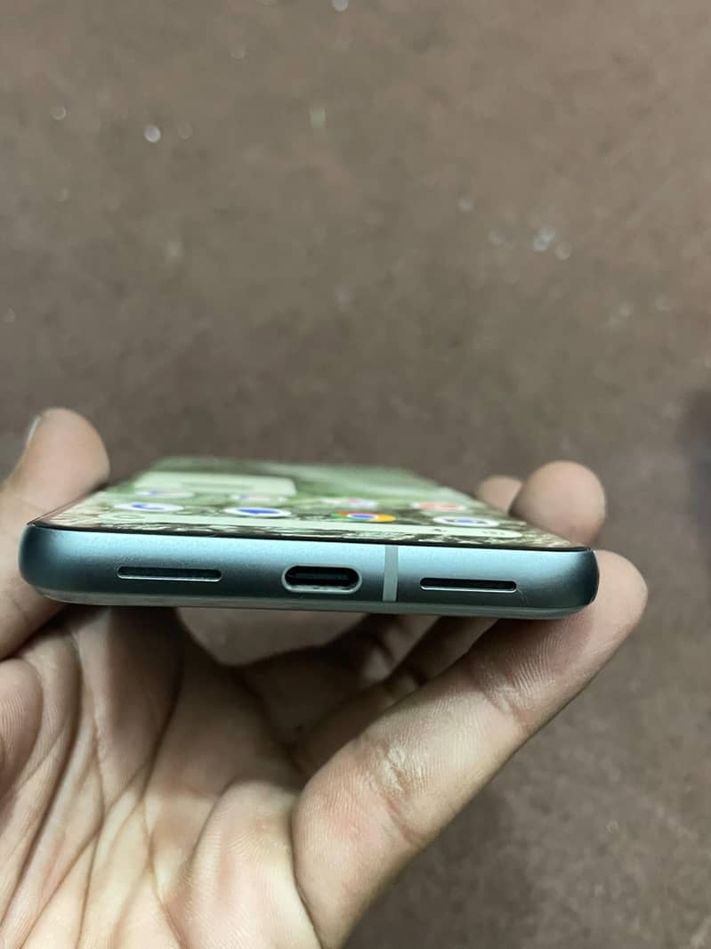 Google Pixel 8 2