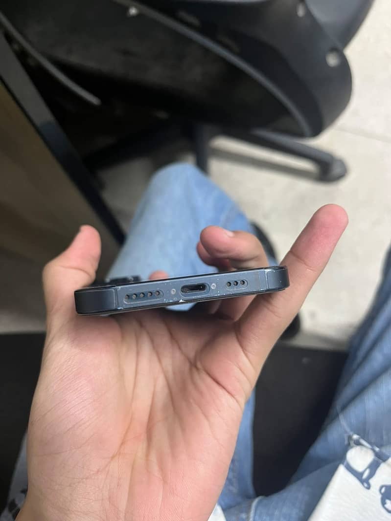Apple iPhone 13 4