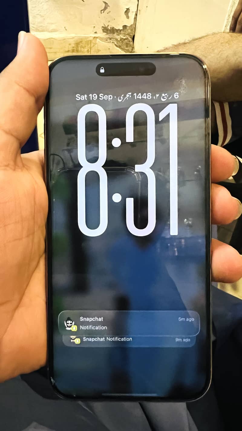 Apple iPhone 16 Pro Max 1