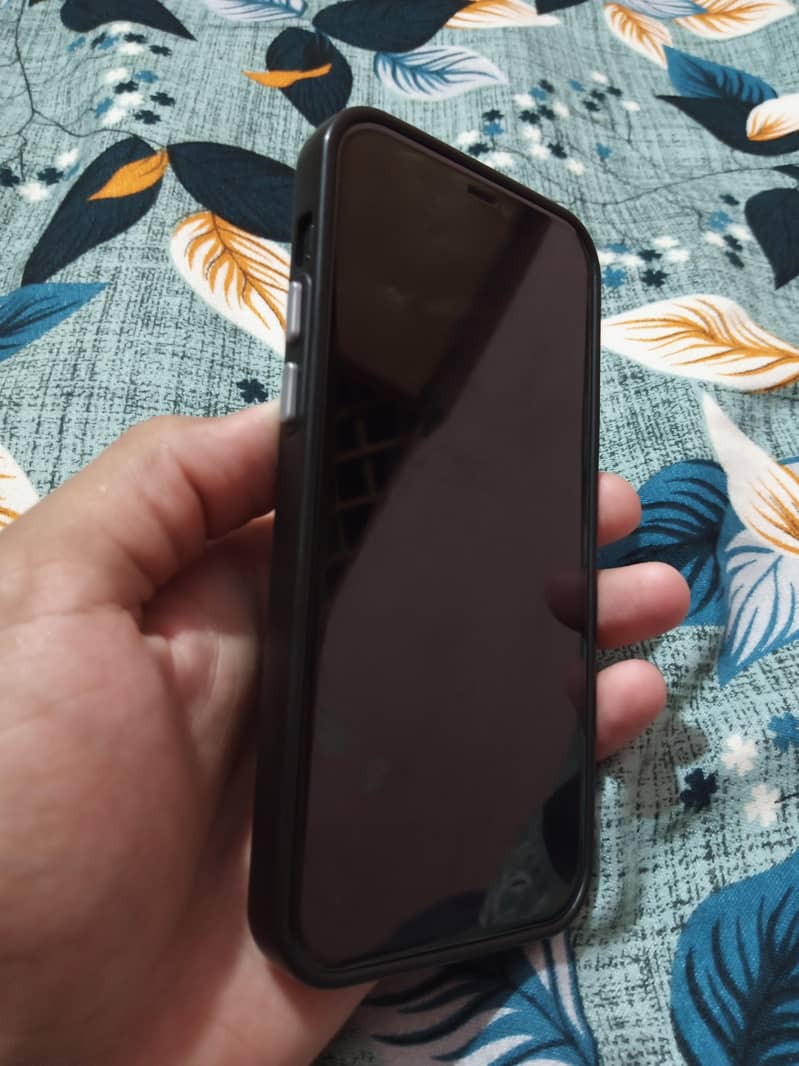 Apple iPhone 12 3