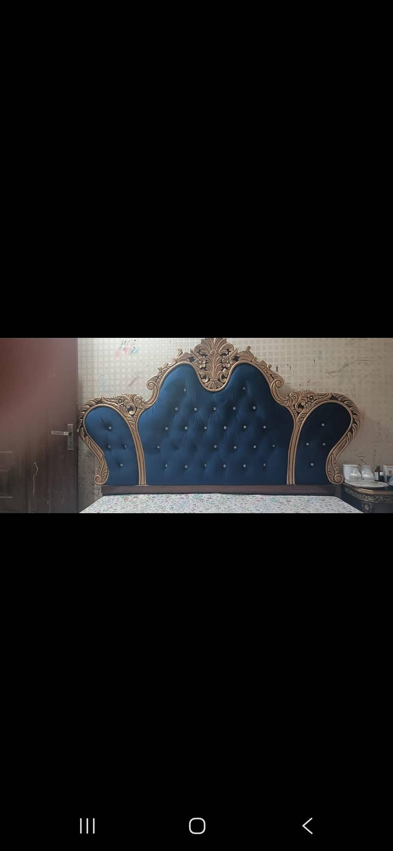 King size bed 1