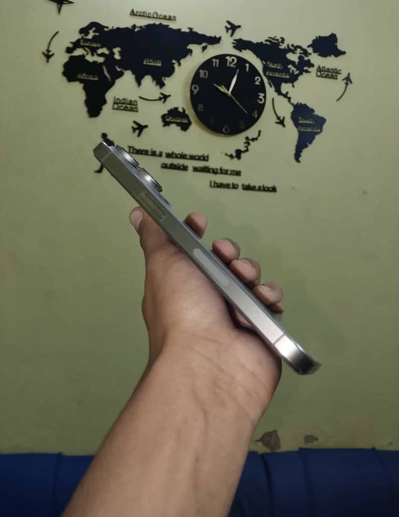 Apple iPhone 15 Pro Max 1
