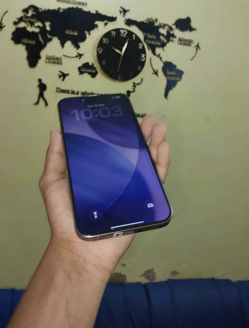 Apple iPhone 15 Pro Max 5