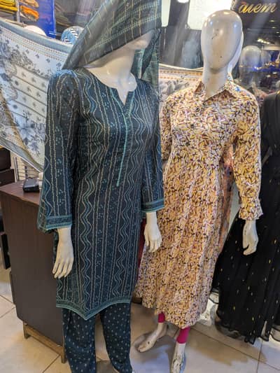 ladies dummies for sale total 5 dummies hai