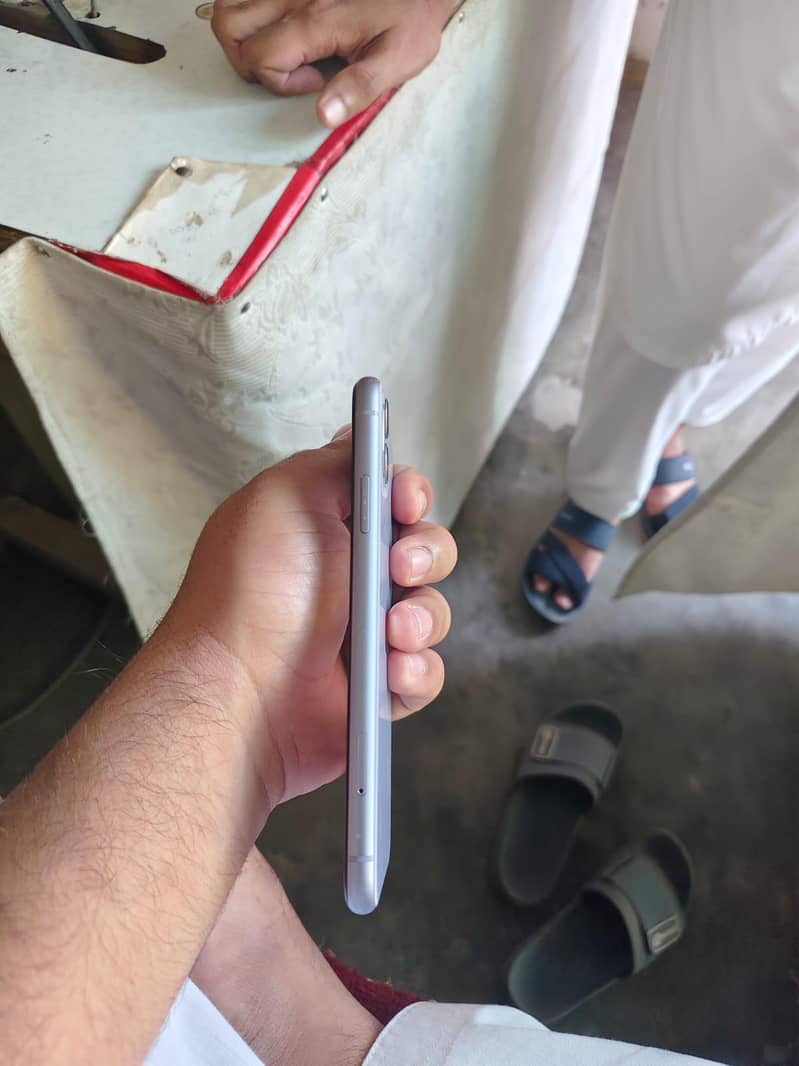 Apple iPhone 11 2