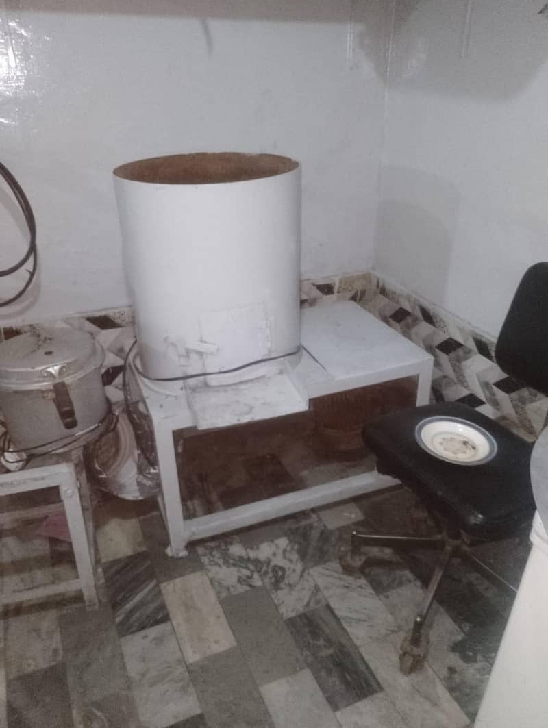 آلو کٹ نے والی مشین 4