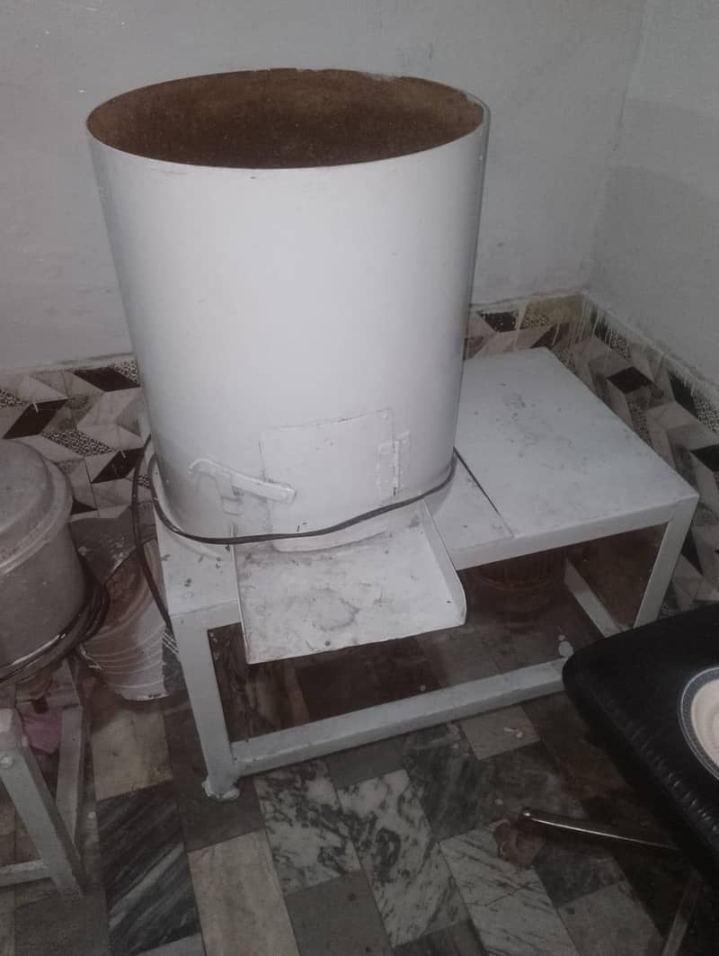 آلو کٹ نے والی مشین 6