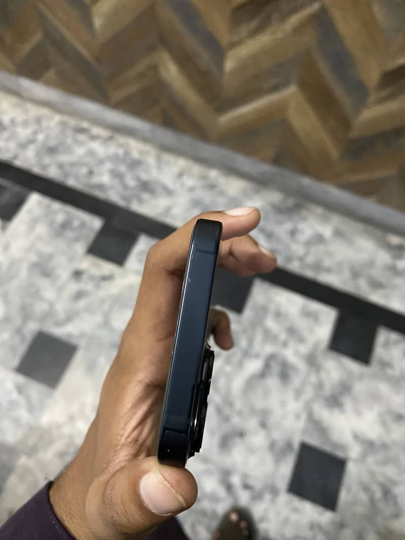 Apple iPhone 14 6