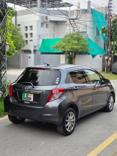 Toyota Vitz 2015