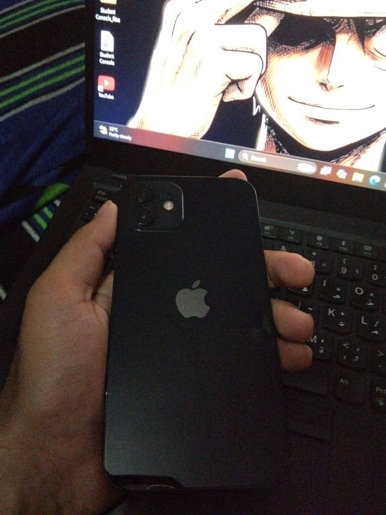 Apple iPhone 12 3