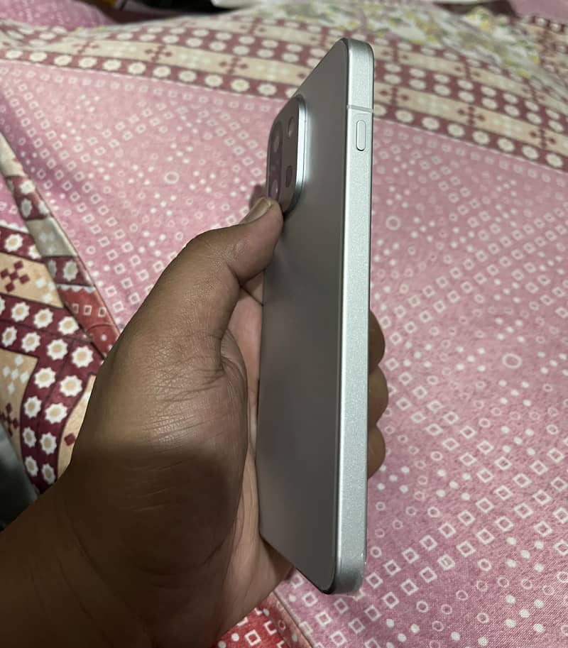 One Plus 13s 2