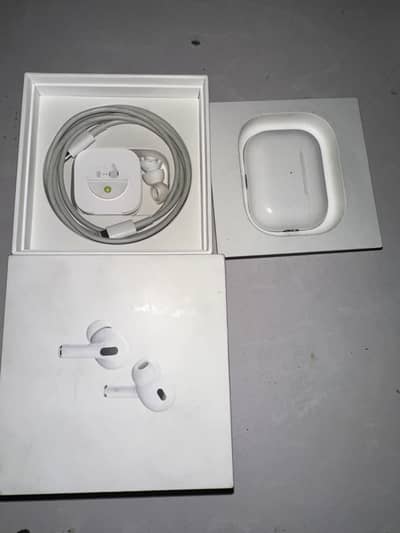 Apple AirPods (2nd Gen)