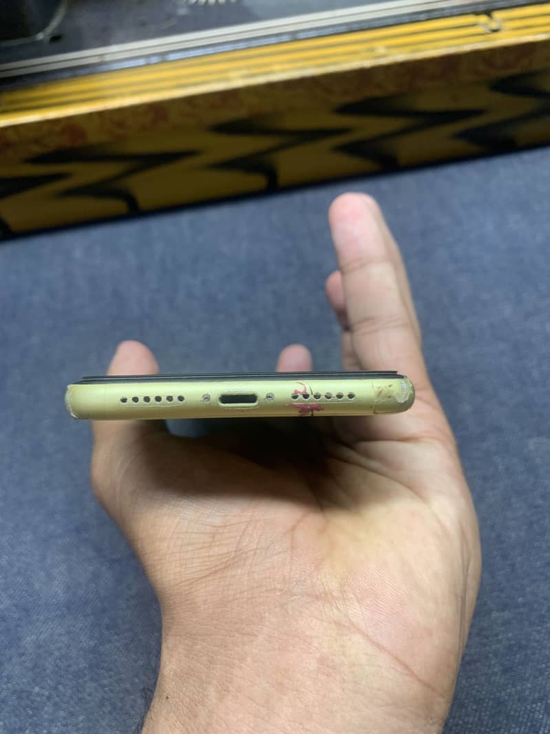 Apple iPhone 11 5