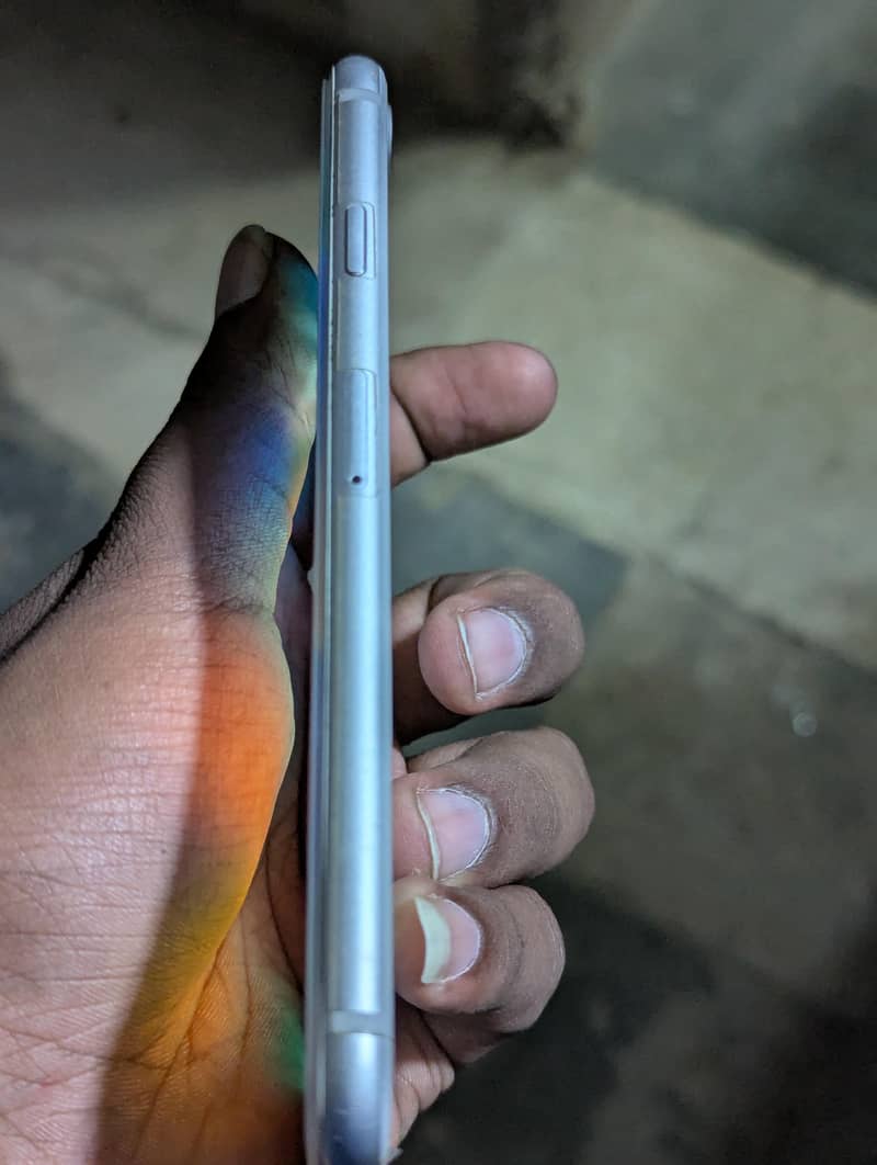 Apple iPhone 8 1
