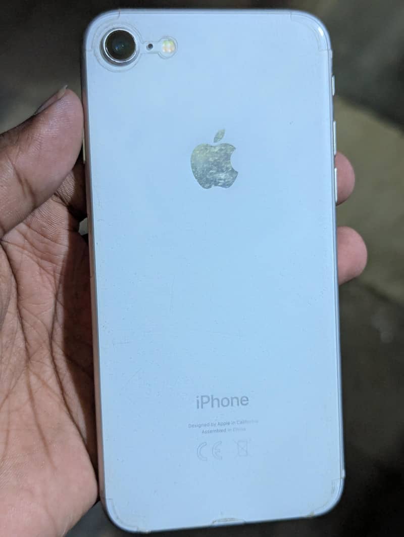 Apple iPhone 8 3