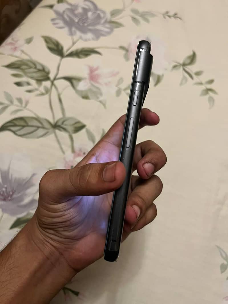 Google Pixel 8 5