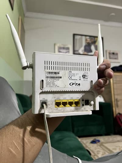 ptcl router for sale bilkull nahi hay srif box es gum howa hay bass