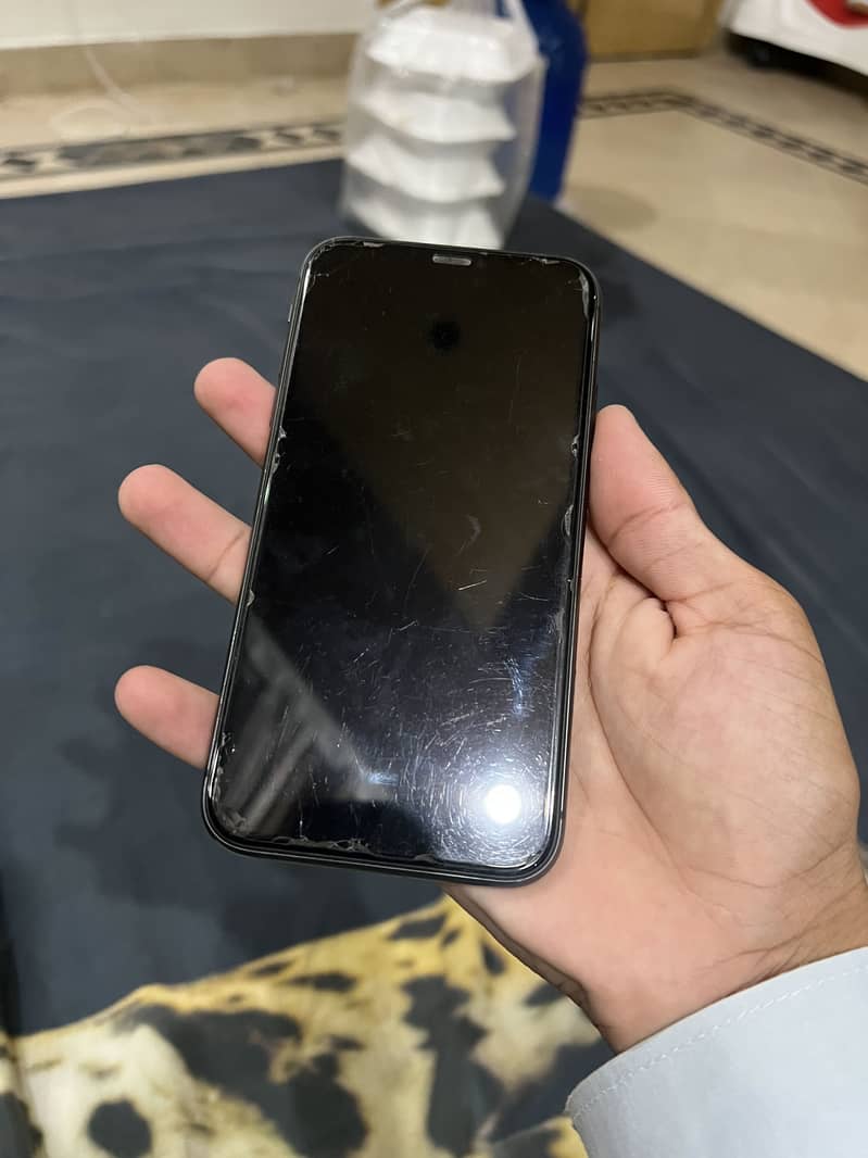 Apple iPhone 11 0