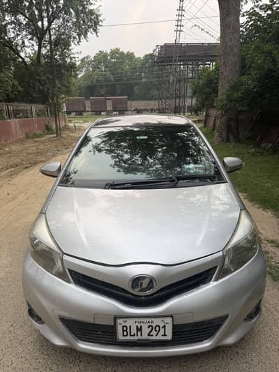 Toyota Vitz 2013