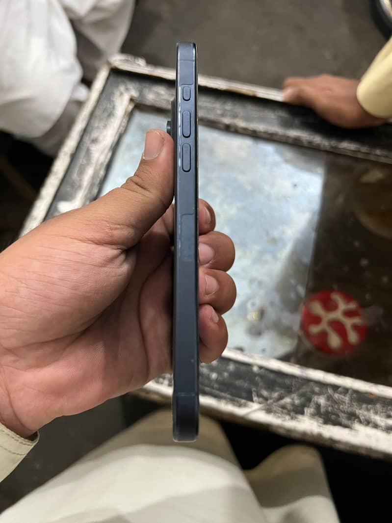 Apple iPhone 15 Pro Max 5