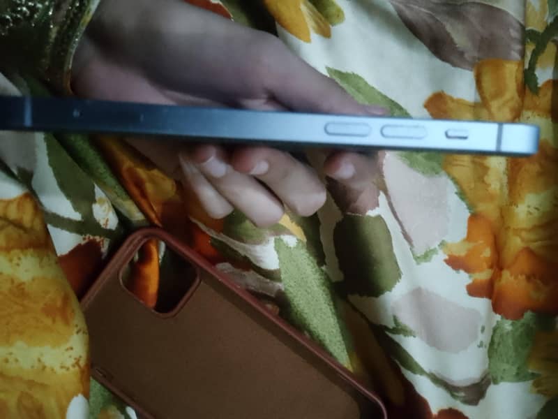 Apple iPhone 12 5