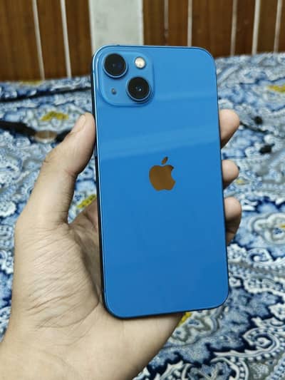 Apple iPhone 13