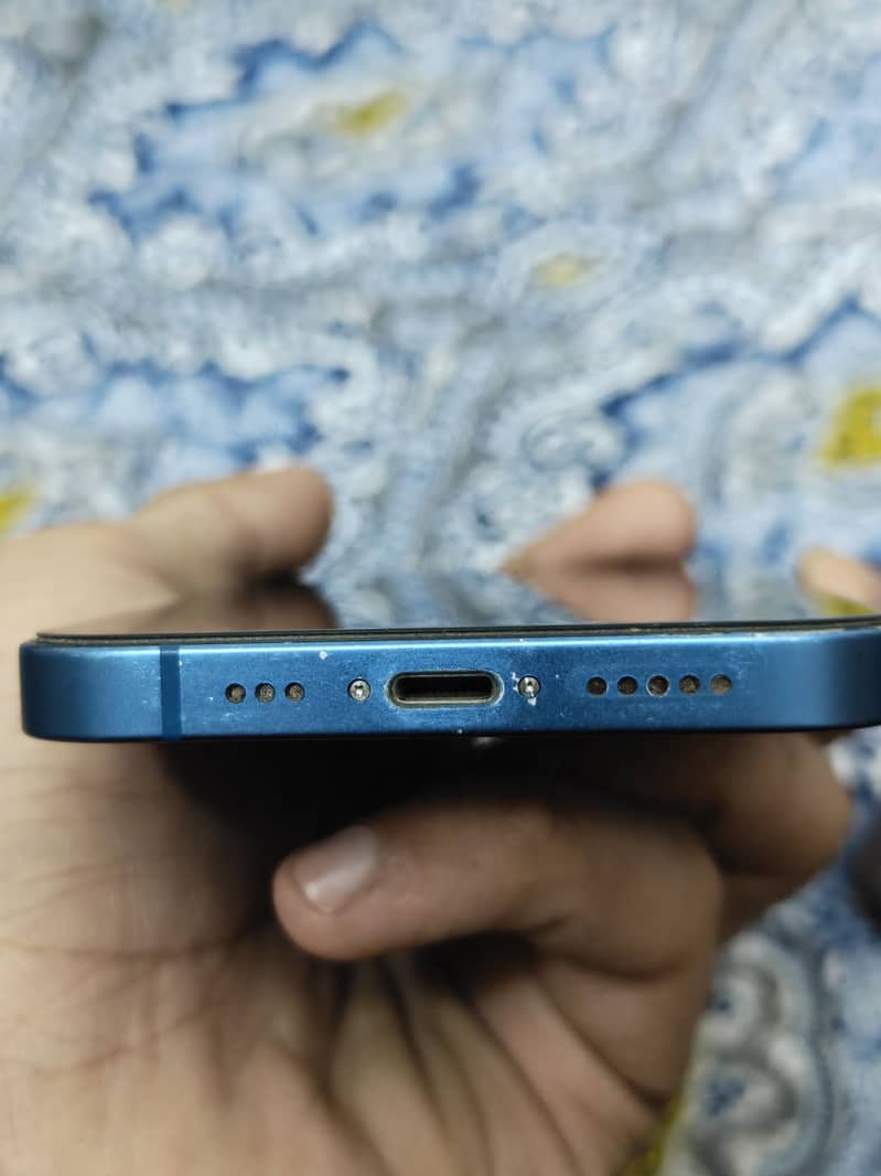 Apple iPhone 13 2