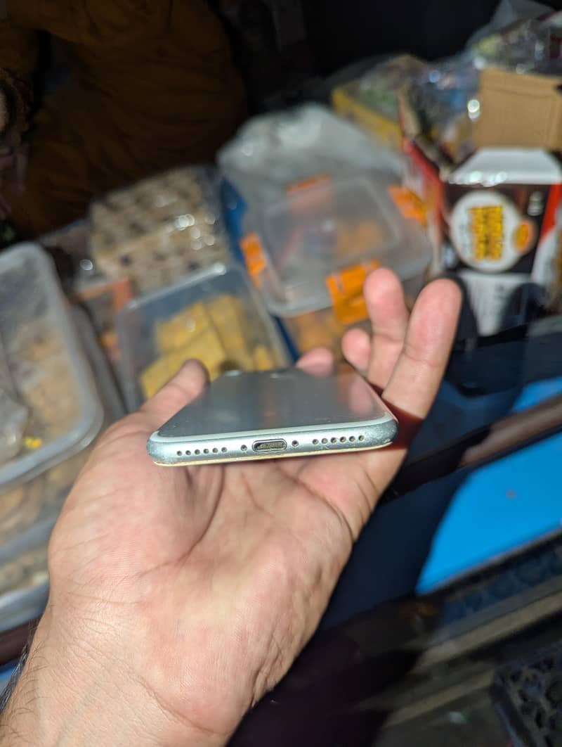 Apple iPhone 7 2