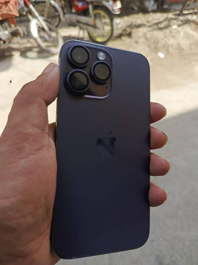 Apple iPhone 14 Pro Max 1