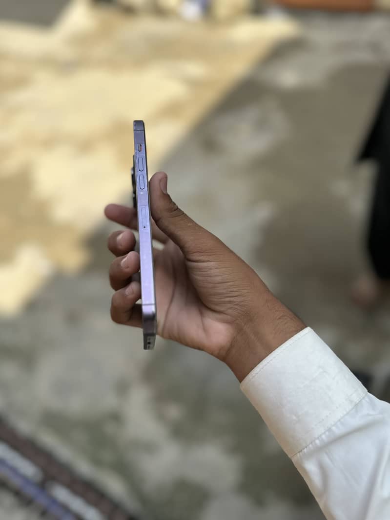 Apple iPhone 14 Pro Max 2