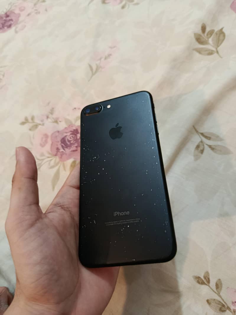 Apple iPhone 7 Plus 1