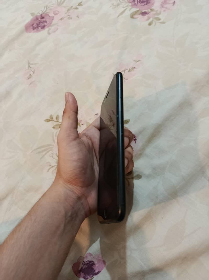 Apple iPhone 7 Plus 3