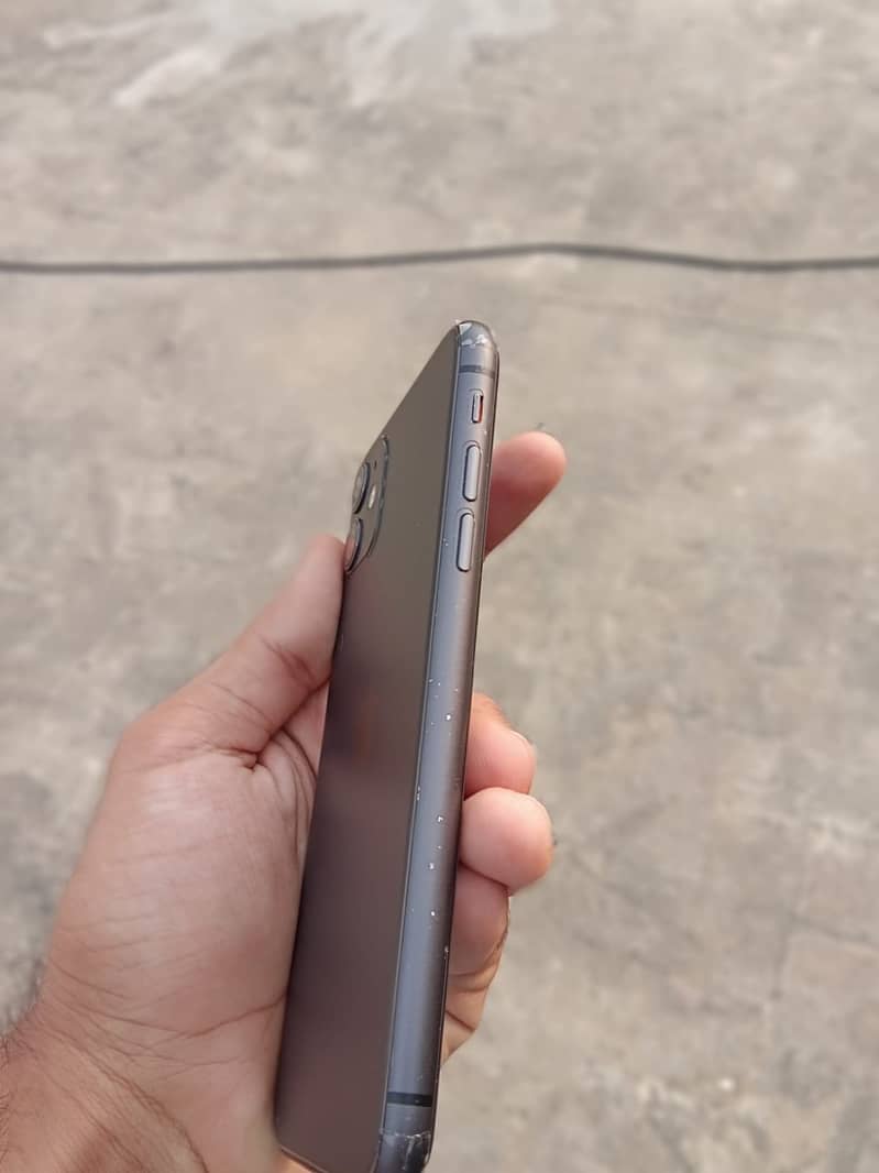 Apple iPhone 11 5